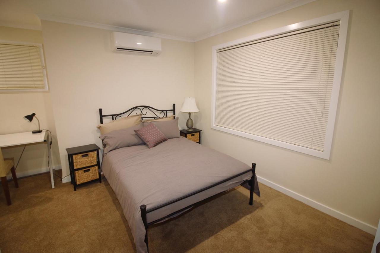 Silver House - Melbourne Airport Accommodation - 7 Minutes From Melbourne Airport Exterior photo