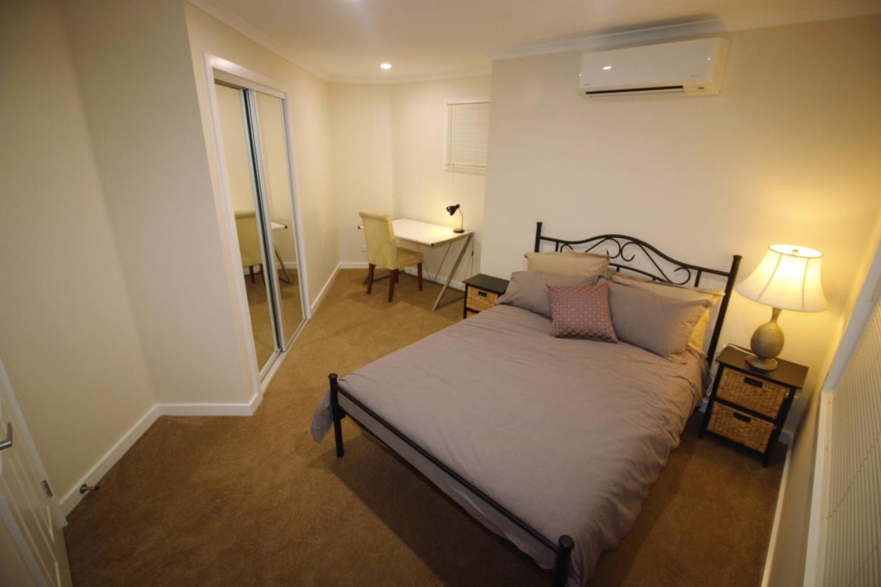 Silver House - Melbourne Airport Accommodation - 7 Minutes From Melbourne Airport Exterior photo