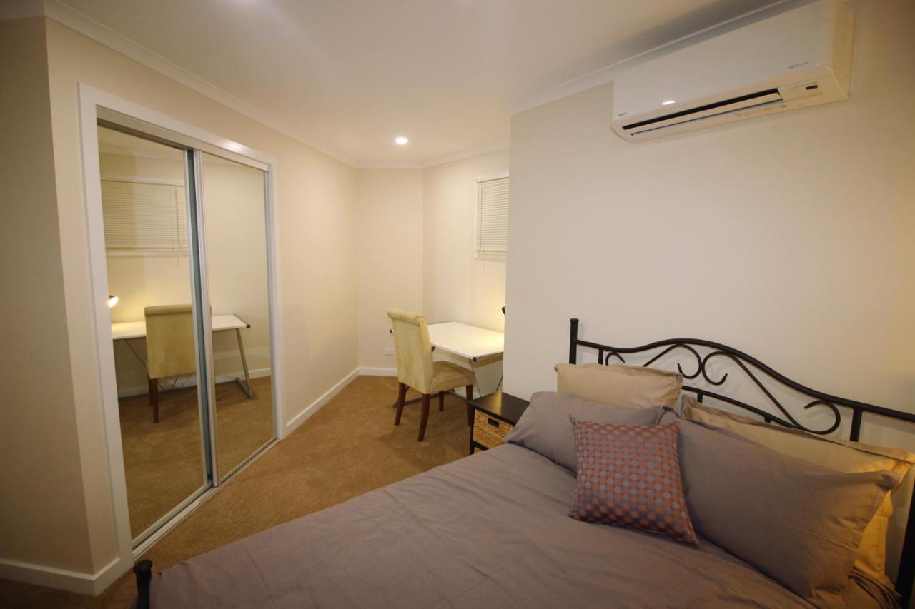 Silver House - Melbourne Airport Accommodation - 7 Minutes From Melbourne Airport Exterior photo